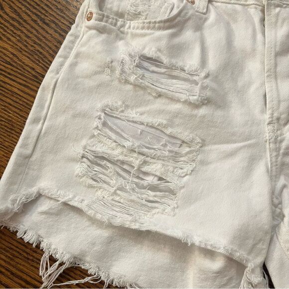 We the Free Maggie Mid-Rise Shorts Optic White Size 24 Destroyed Distressed Jean - Picture 4 of 8